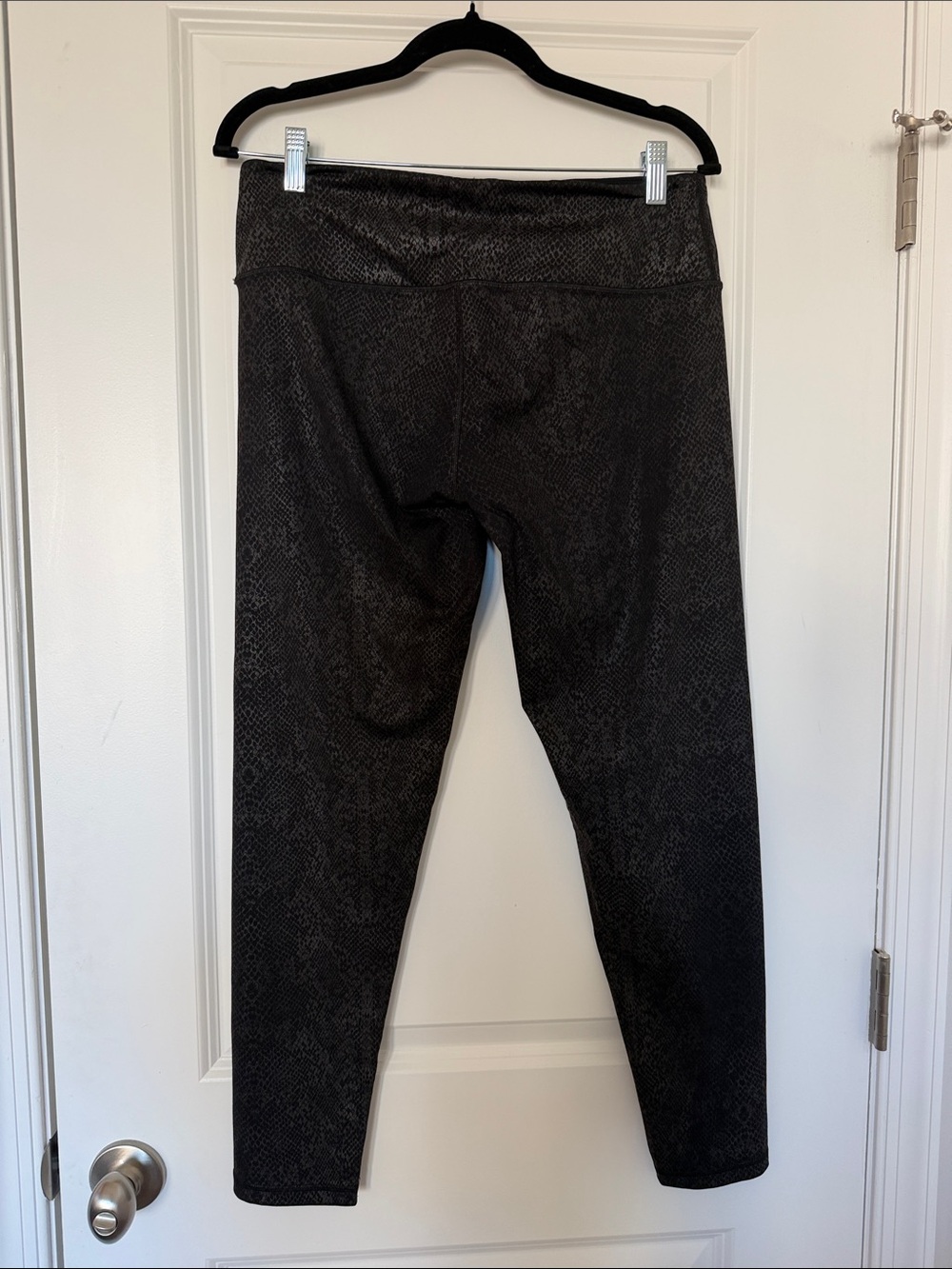 Victoria Sport Black with Gray Snakeskin Print Yoga Pants, Size L - Picture 3 of 6